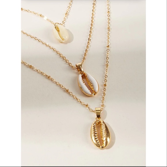 Multi-Layered Cowrie Shell Necklace - Picture 4 of 4